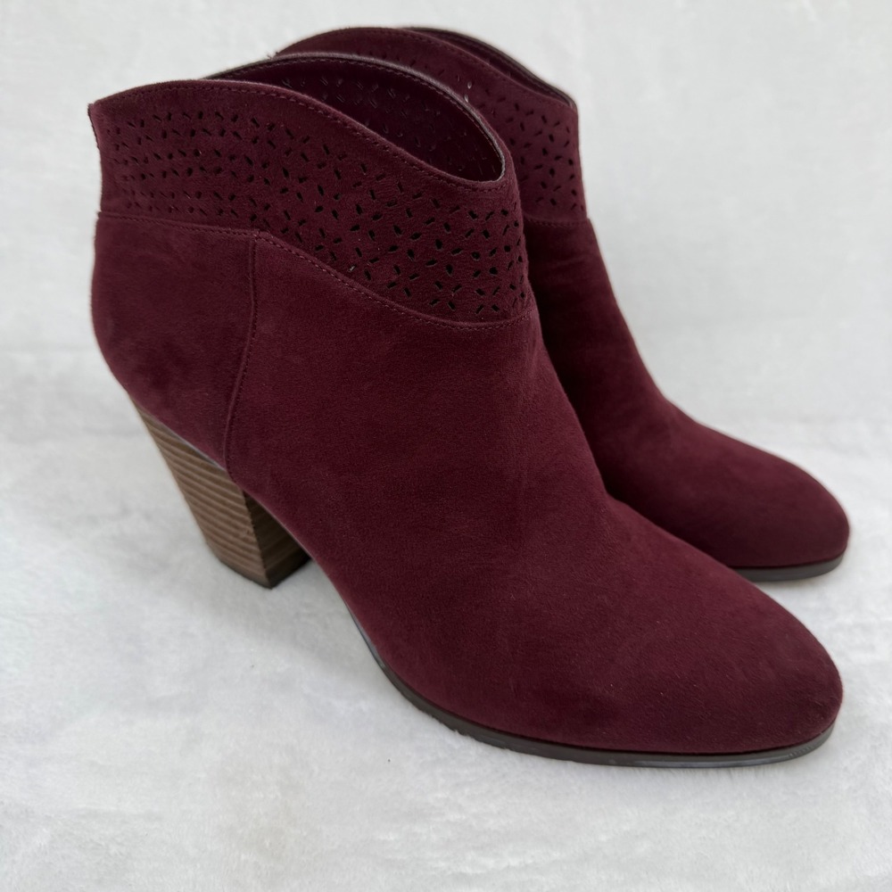 Violet & Red Jackson Burgundy Faux Suede‎ Perforated Ankle Booties 8.5M